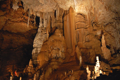 Tropfsteinhöhle - Erscheinungsform des natürlichen Kalkkreislaufes