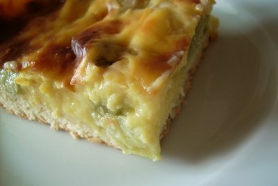 Rhabarber ist ein herrlich fruchtiger Belag für Blechkuchen.