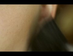 Im Sommer Make-up richtig auftragen - so schminken Sie sich bei Hitze