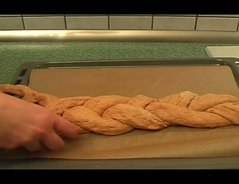 Was kann man für Ostern backen? - Rezept für einen Osterkranz